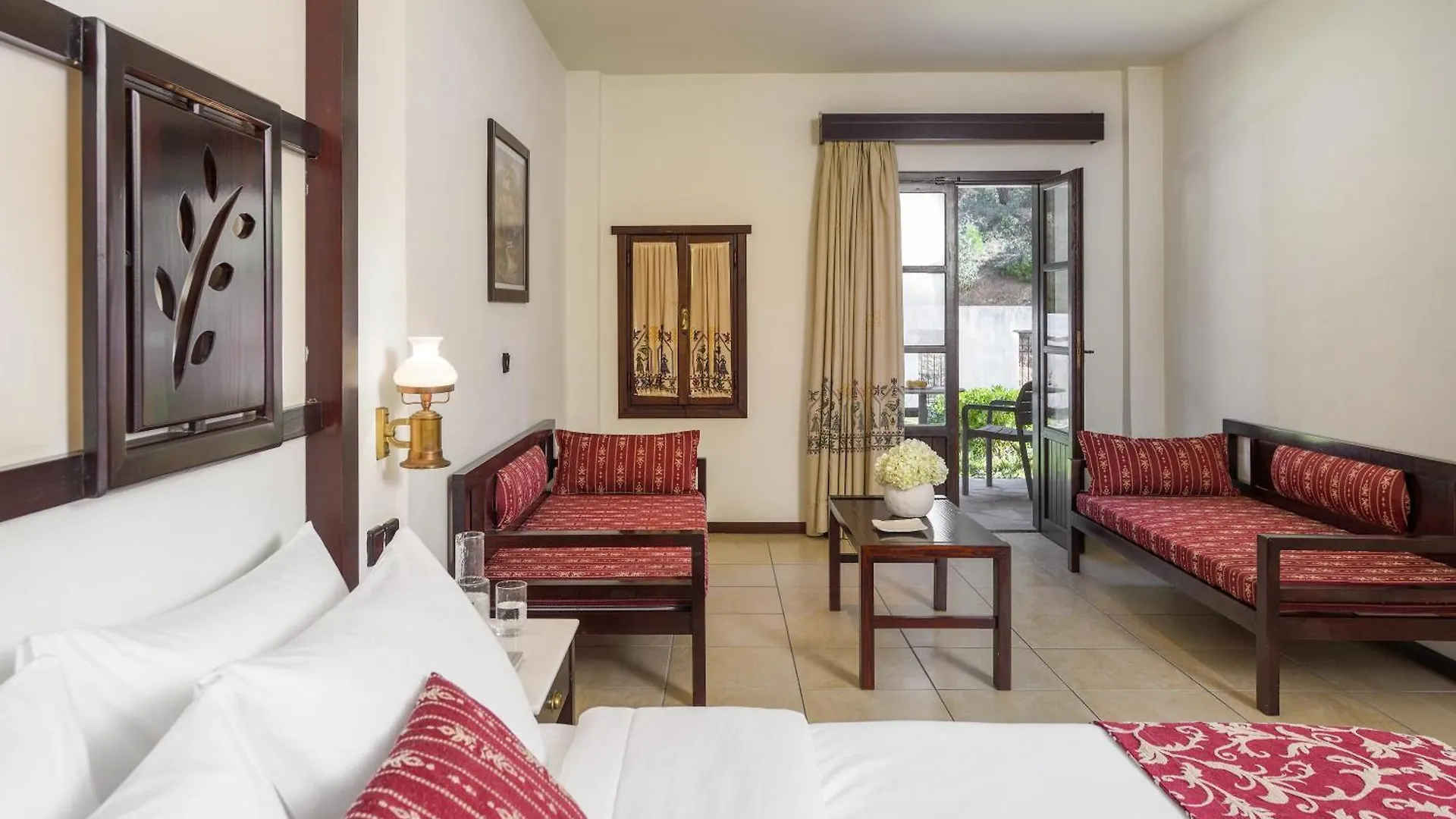 Hotel Simantro Resort Sani